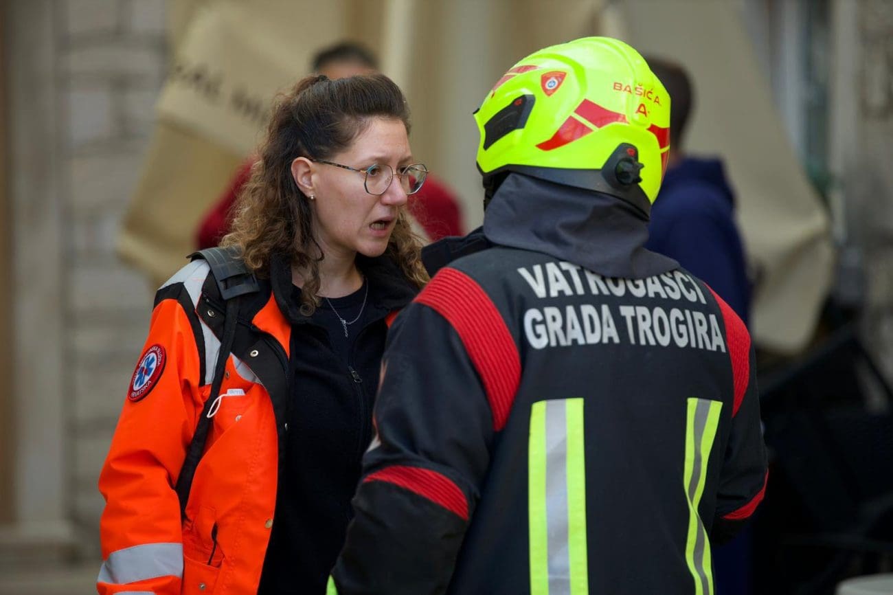FOTO Prizori požara u Trogiru: lica građana govore više od riječi