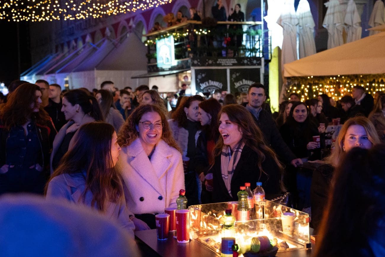 Nedjelja na Prokurativama! Nakon rekordne gužve, večeras stiže Grupa Elite, koncert počinje u 20:00!