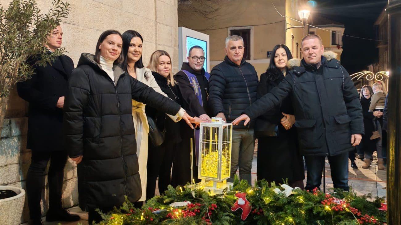 Sinj u blagdanskom ruhu: Dan pun radosti, tradicije i glazbe kulminirao koncertom Zlatka Pejakovića