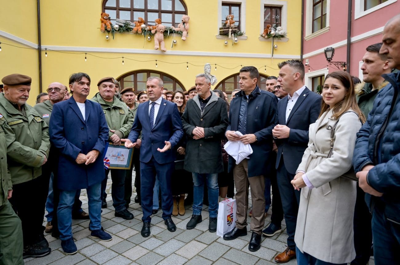 FOTO HDZ-ov župan priredio svečani prijem za Thompsona u palači