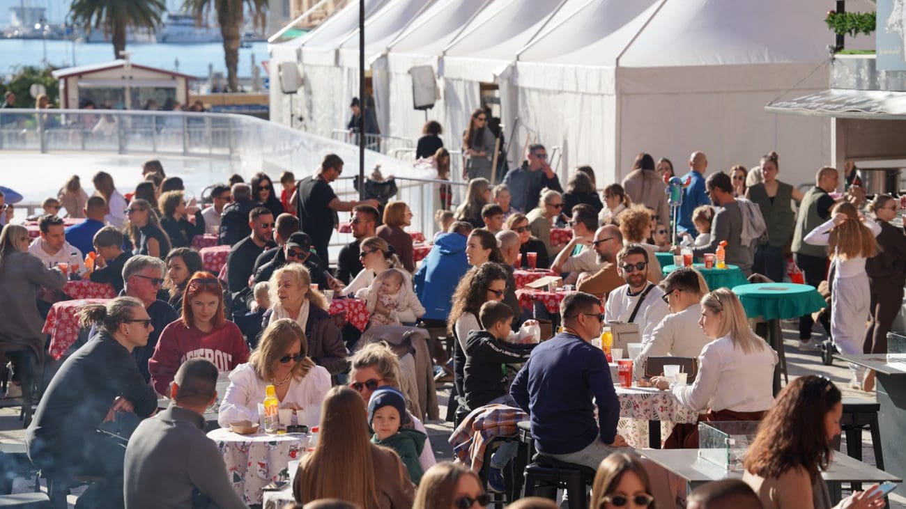 (FOTO) UŽIVO S PROKURATIVA: Advent otvoren, večeras Ružica Čović!