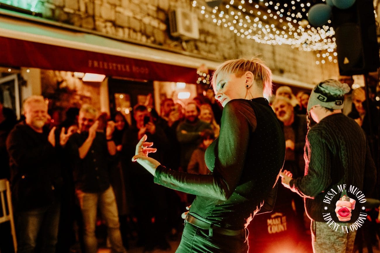 Osvojite električnu gitaru! Air Guitar show sutra na Obrovu