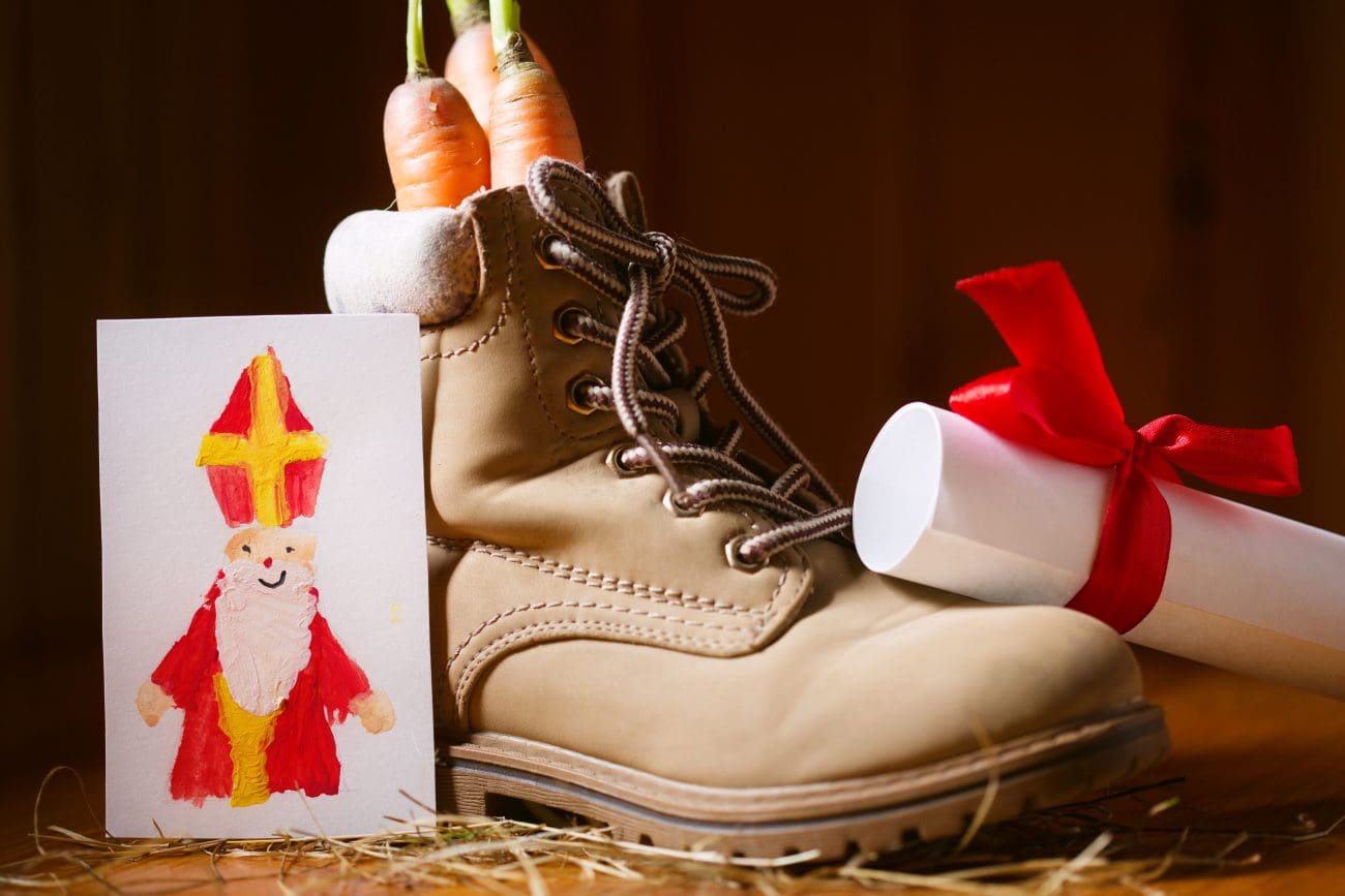 Mnoge čizmice i pisma sa željama osvanula su danas na prozorima: Teško je zamisliti da bi netko dijete danas prihvatilo jabuku kao poklon