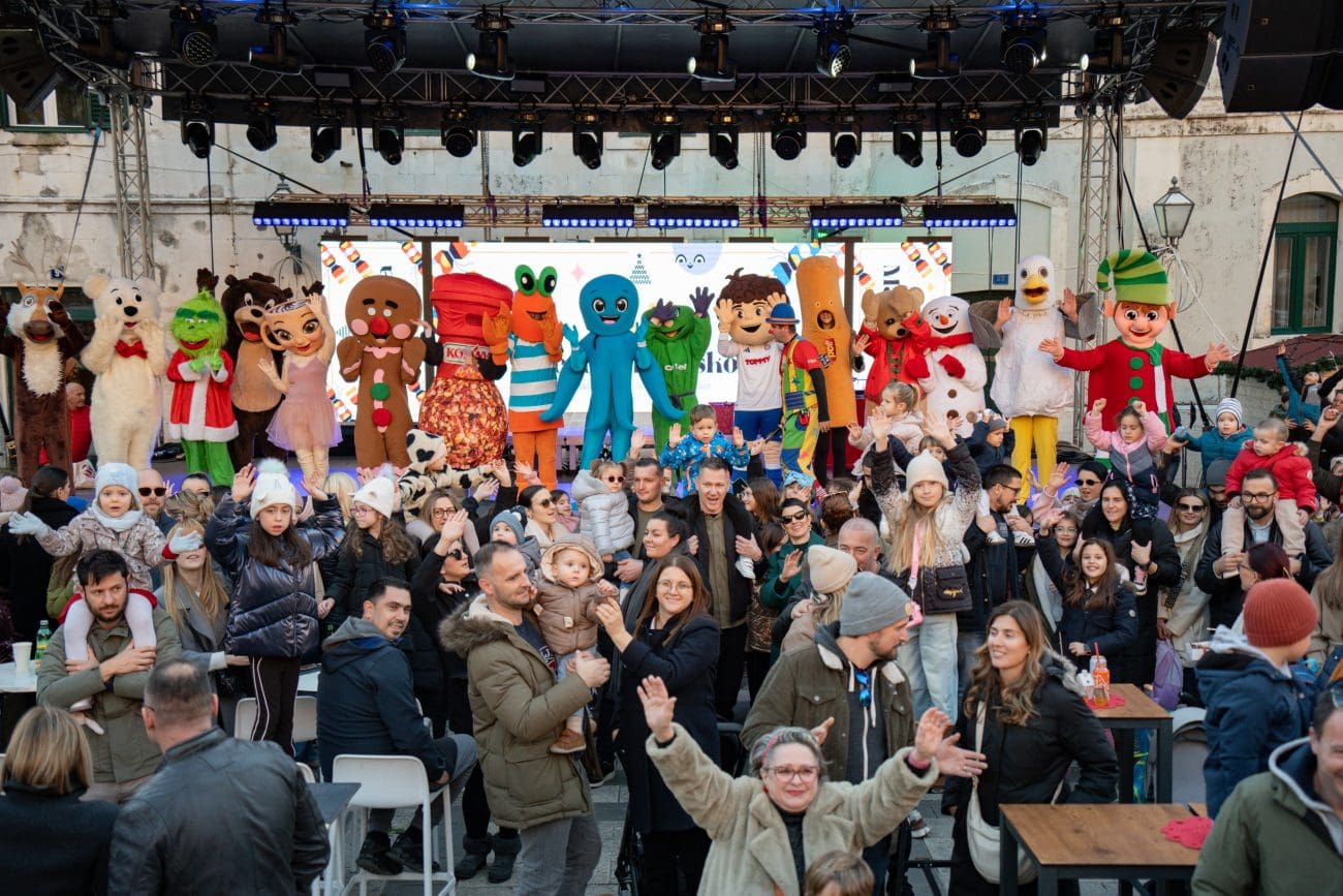 Šarena blagdanska bajka za najmlađe: održan drugi Festival maskota u Makarskoj