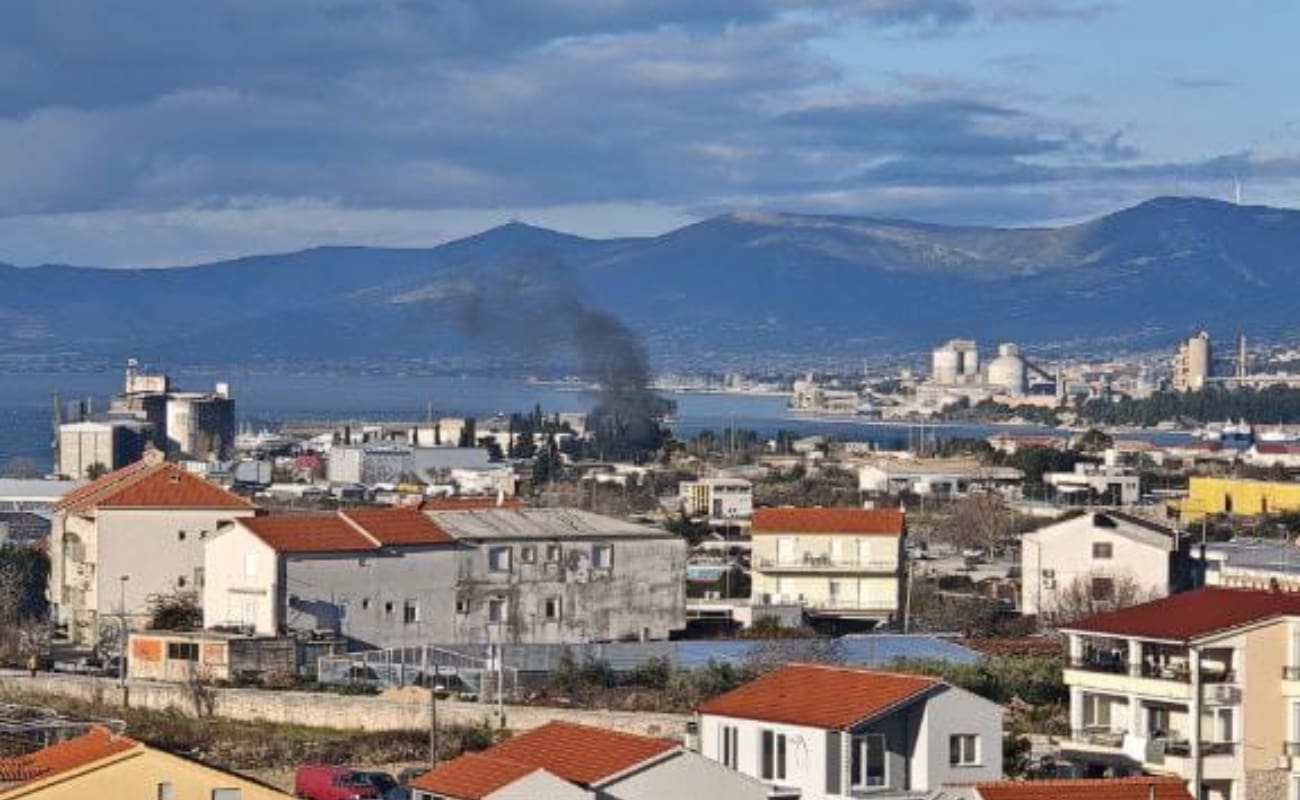 Gusti crni dim uznemirio Splićane: "Nešto dimi"