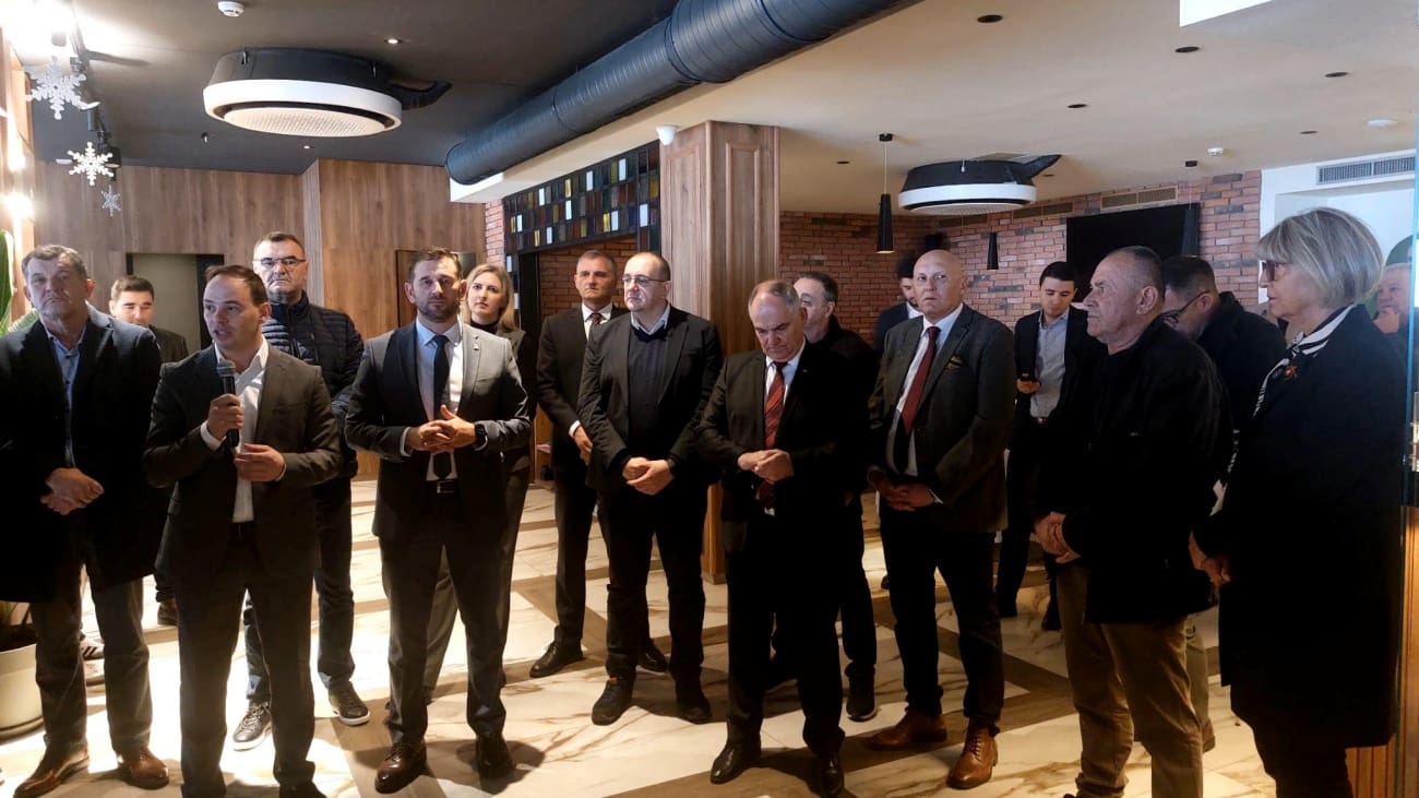 HDZ-ovci se okupili na domjenku u Splitu uz želje za mir i zdravlje