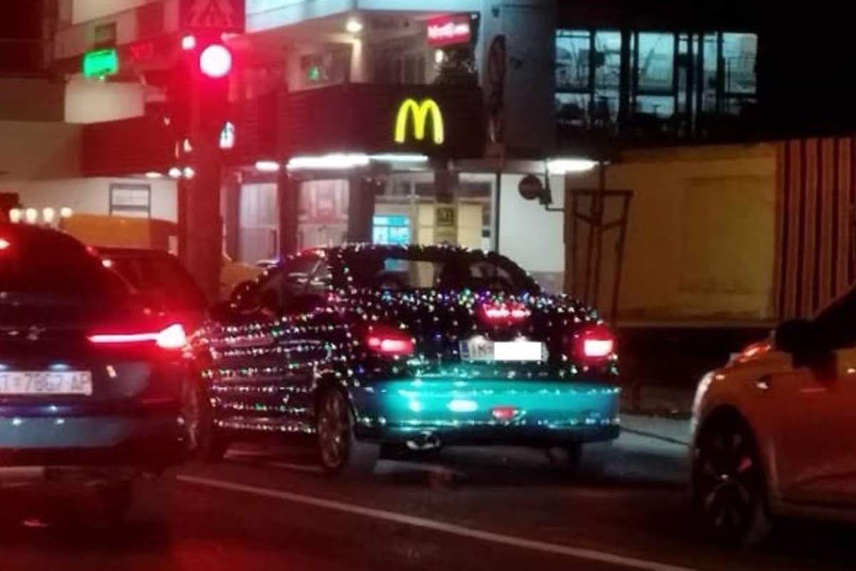 Auto Imoćanina okićen lampicama oduševio Splićane