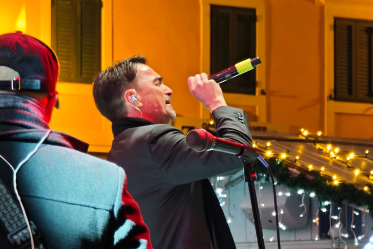 Jole oduševio publiku na Adventu u Makarskoj