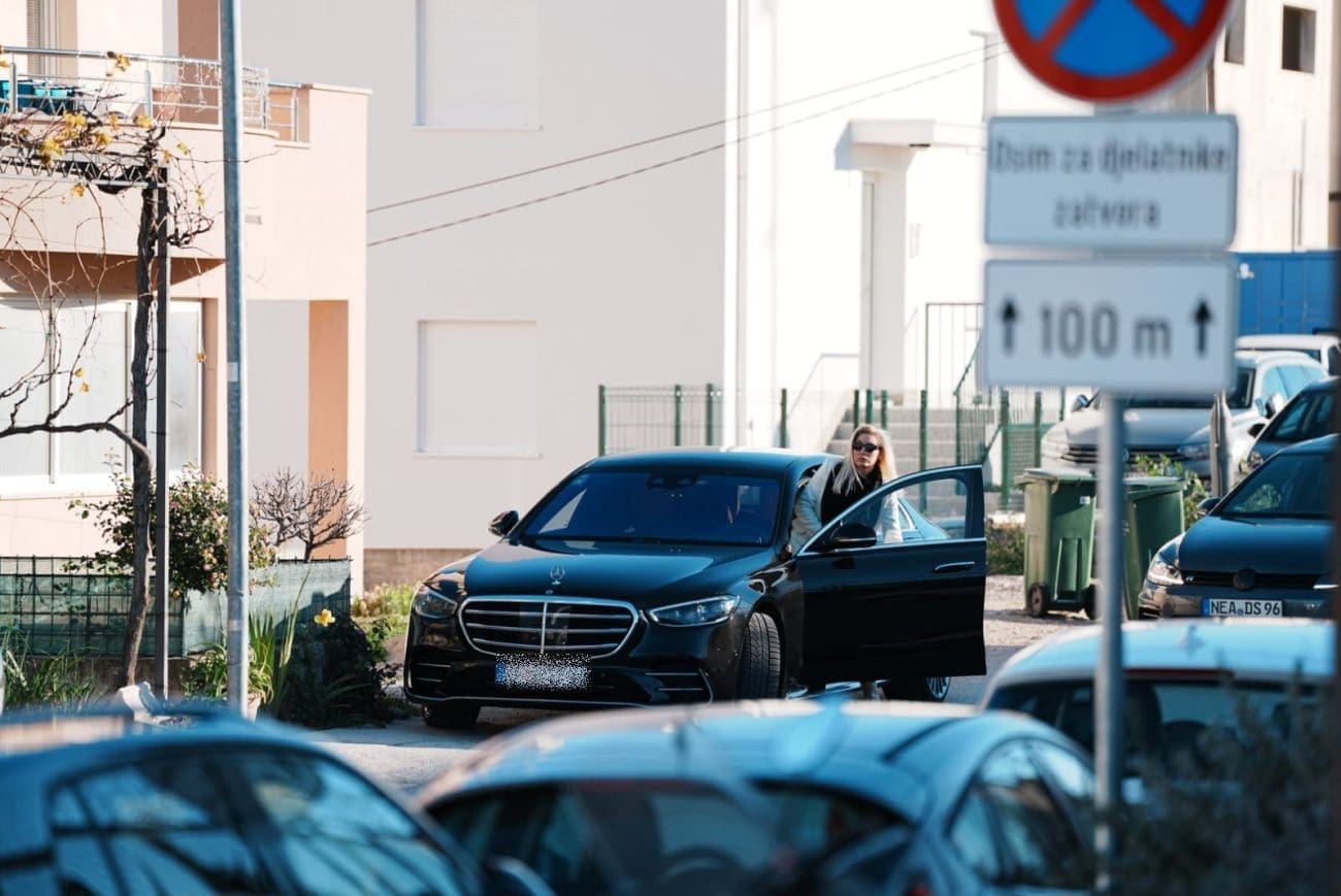 FOTO Kerum za koju minutu izlazi iz zatvora, vjerna Fani ga čeka u Mercedesu