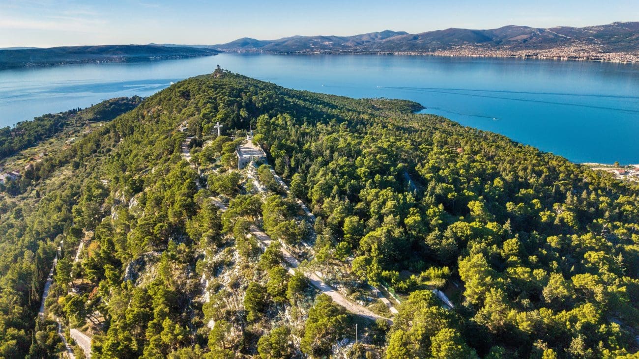 Vlasnici zemljišta prozvali Marinića zbog protupožarne zaštite na Marjanu, on uzvratio: „Marjan sam štitio od vas – gori ste i od požara“