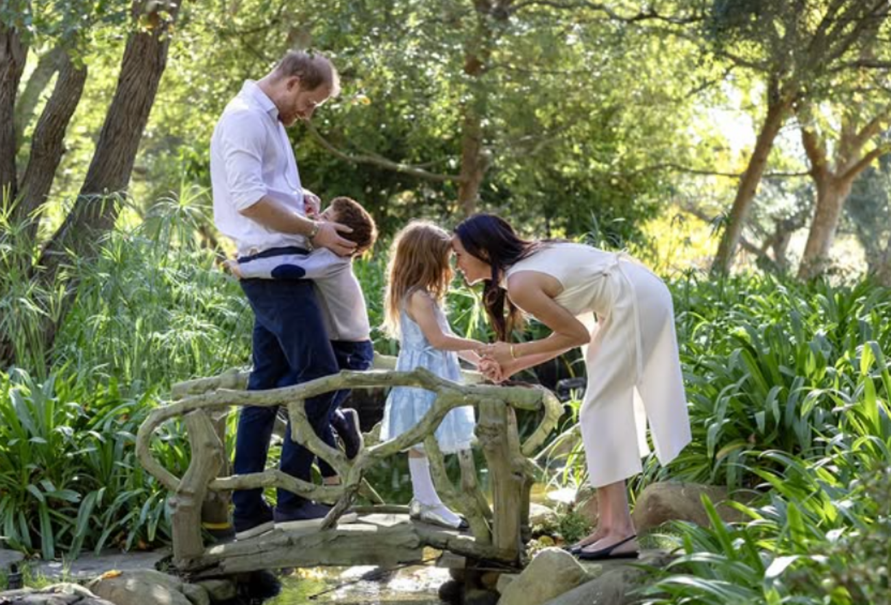 Meghan i Harry objavili fotku s djecom koju rijetko pokazuju