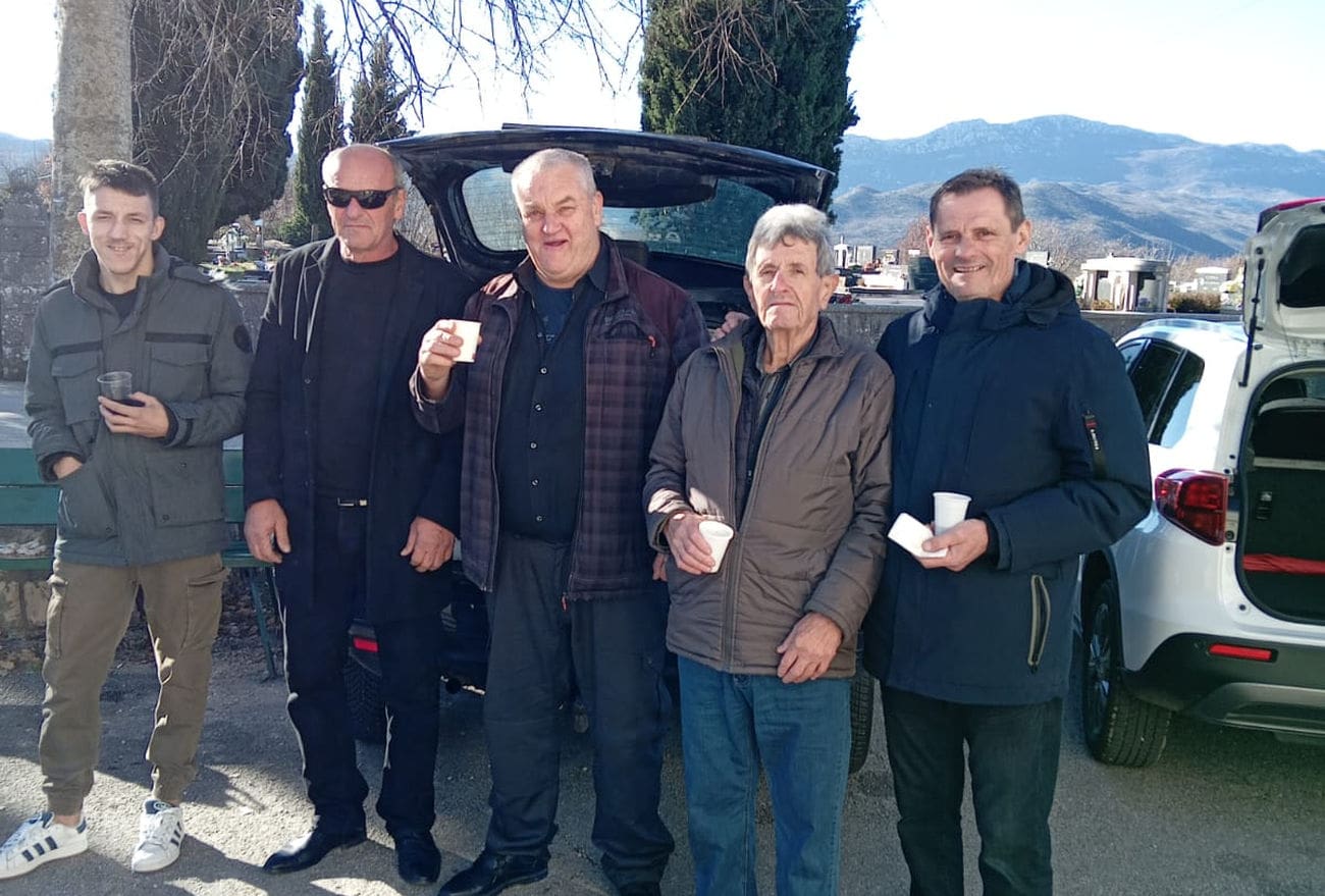 NOVA SELA CENTAR SVITA Ivani počastili cilo selo