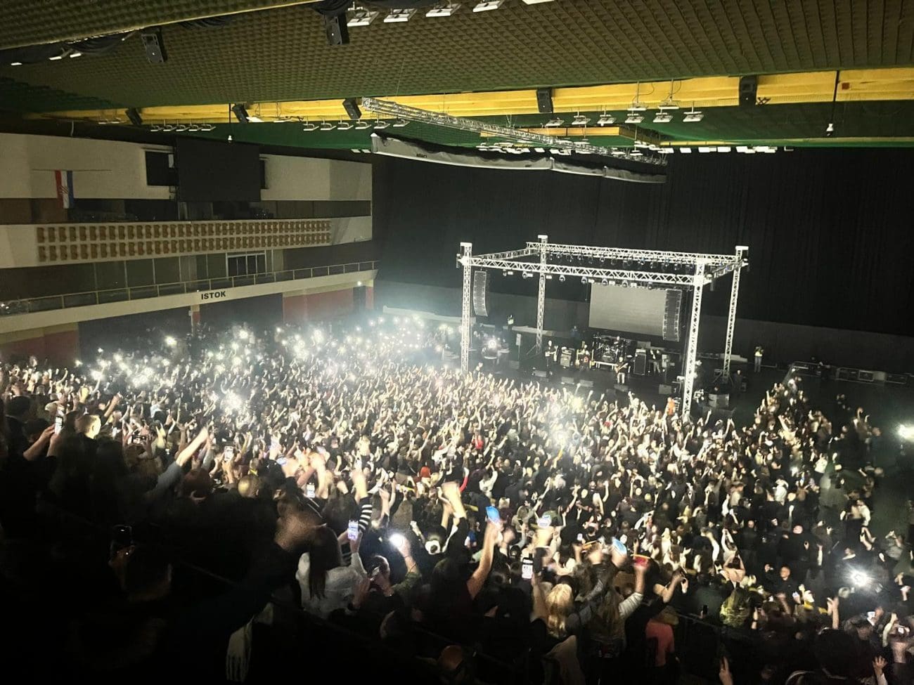 Spektakl u Splitu. Loša na Gripama: "Imam tremu samo kad nastupam u Sarajevu i Splitu"