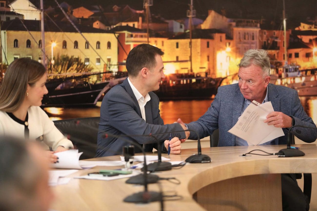 Veliki uspjeh ,,Zelenog prekidača'': Potpisan najveći broj ugovora za sufinanciranje fotonaponskih elektrana na obiteljskim kućama