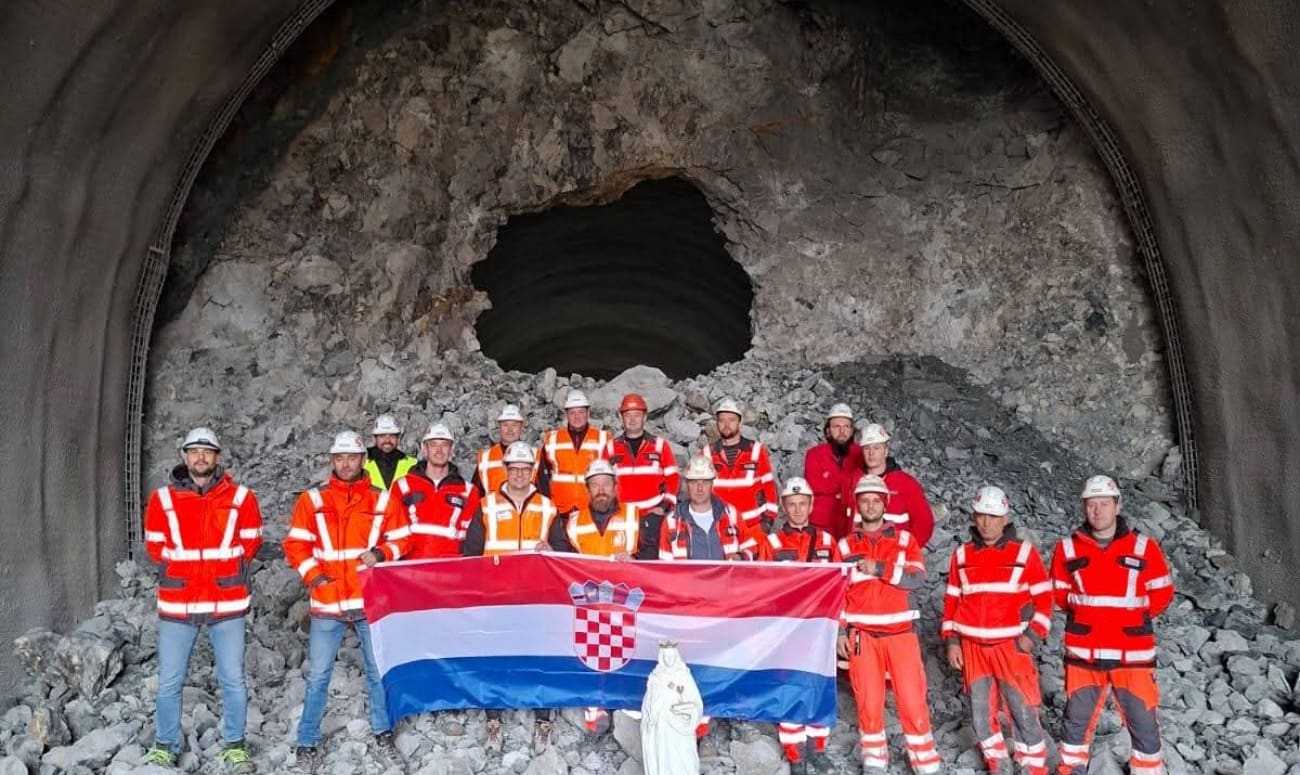 I TO SMO DOČEKALI Probijena lijeva tunelska cijev tunela Gladnjici na brzoj cesti čvor Mravince – čvor TTTS