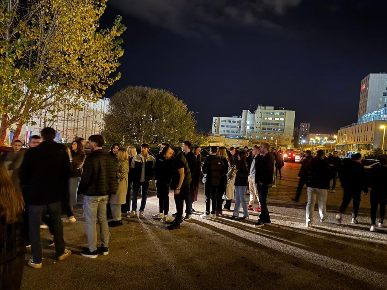 Ogromni redovi na Kampusu, ovo morate vidjeti. Evo o čemu se radi