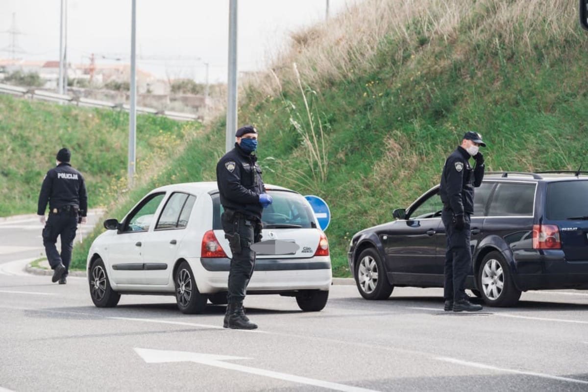 Užas u Splitu: Muškarac žvakao drogu pred policijom, progutao i umro