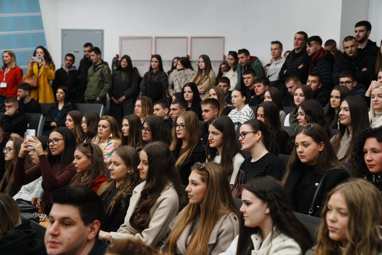 Živo na Ekonomskom fakuletu u Splitu. Maturanti iz Dalmacije i BiH na Smotri Sveučilišta u Splitu! Pogledajte što smo zabilježili