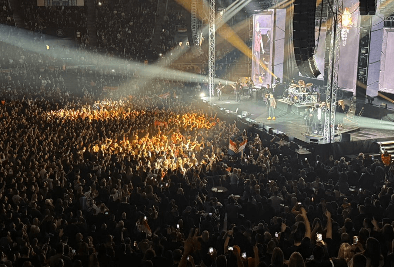 Thompson zapalio Višnjik: Koncert počeo pred prepunom dvoranom