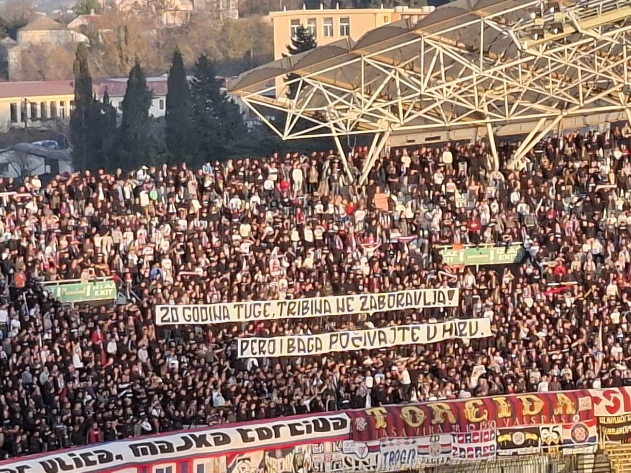 Cijeli stadion gledao je prema sjeveru: Pogledajte poruke koje je uputila Torcida
