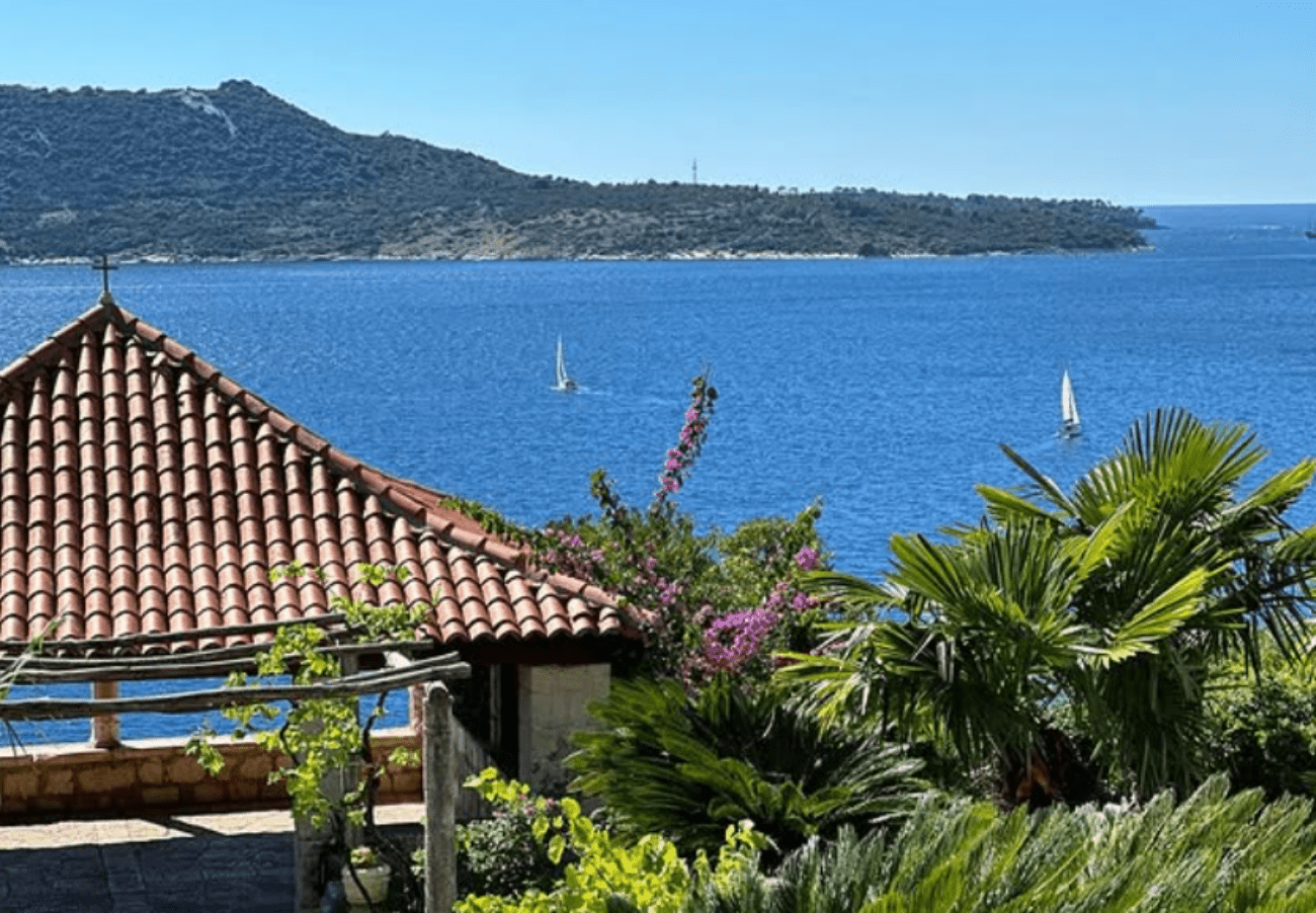 Hrvatski političar gradi kuću s bazenom u Dalmaciji