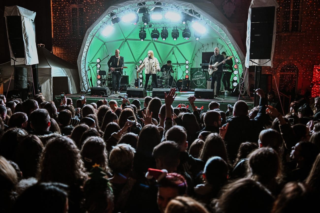 Spektakularan koncert Jelene Rozge ispunio Trogir do posljednjeg mjesta, slijedi nastavak glazbenog vikenda uz Hiljsona Mandelu!