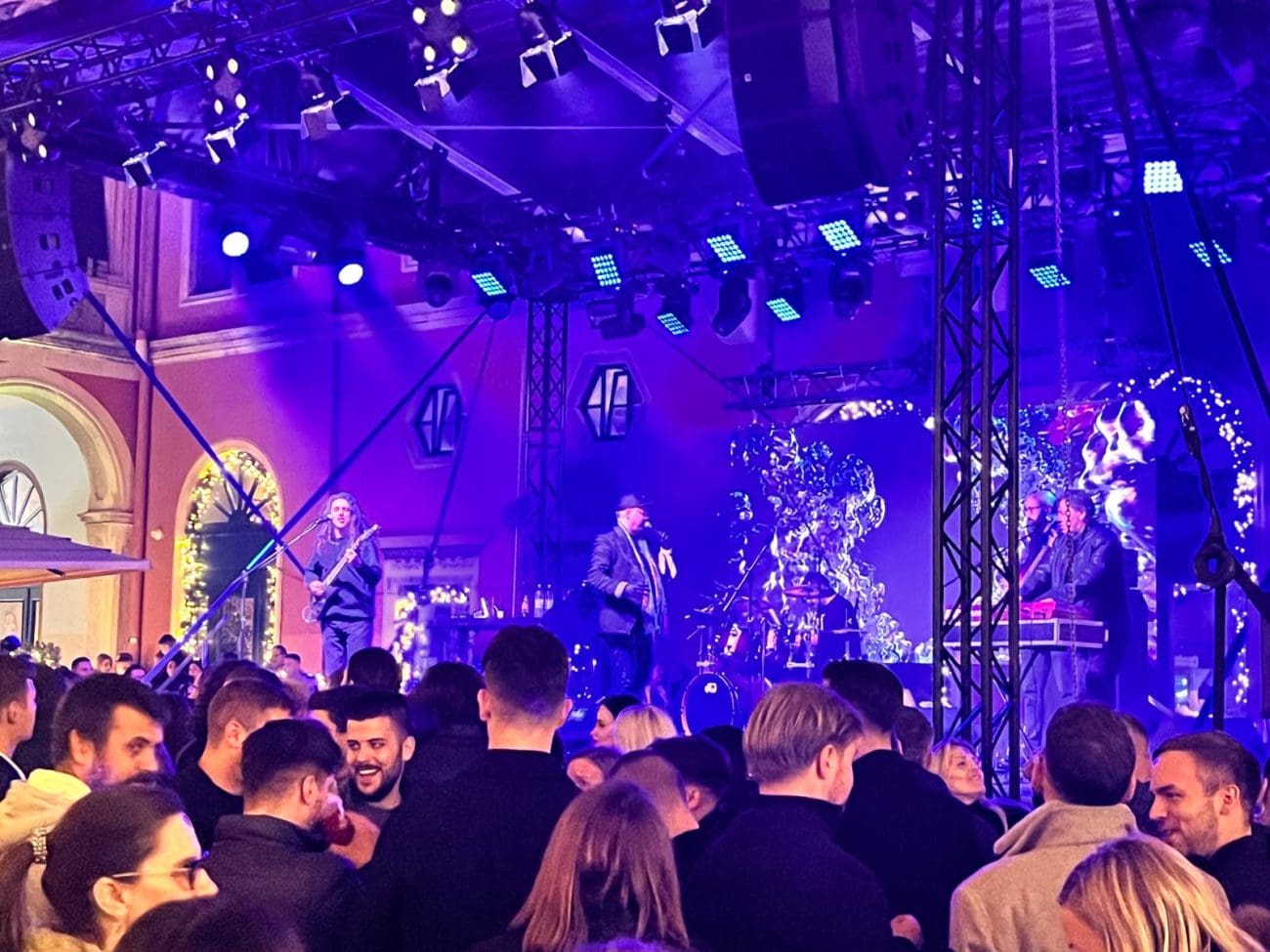 Prokurative 'gore': Vuco raspametio publiku