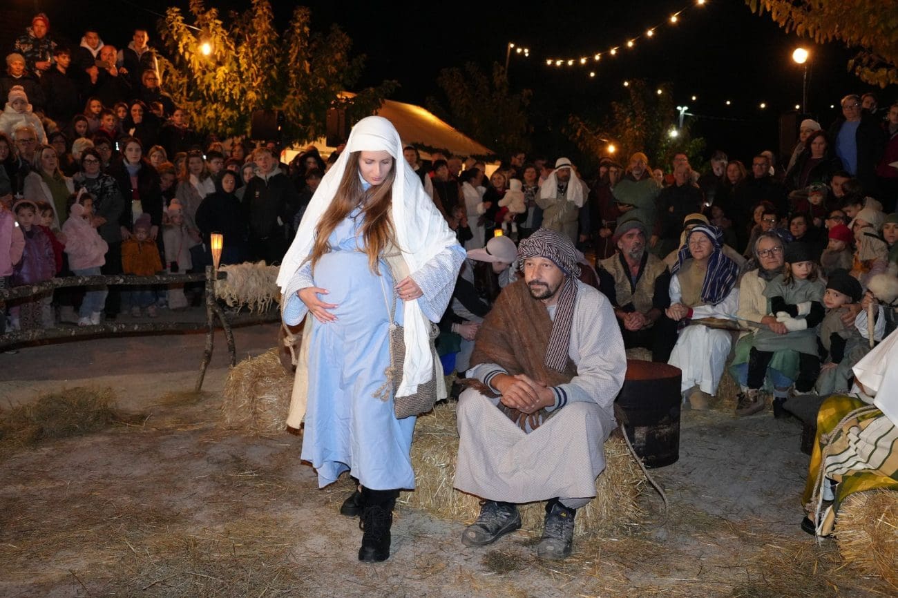Žive jaslice okupile zajednicu u Podaci
