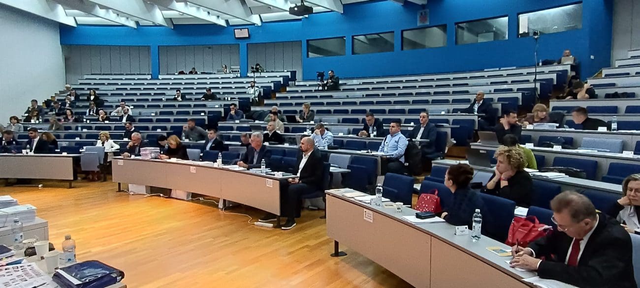 Aktualac, zasad, razočarao: pitanja nabacuju samo vladajući pa su puna (samo)hvale