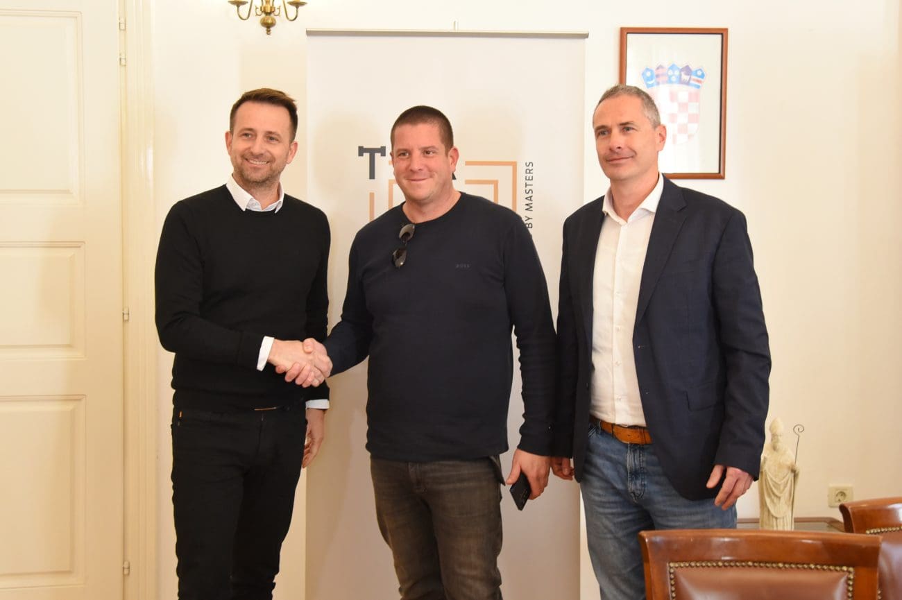 Trogir Holding seli u poslovnu zgradu u Planom. Svečano potpisan ugovor o rekonstrukciji vrijedan 1.5 milijuna eura