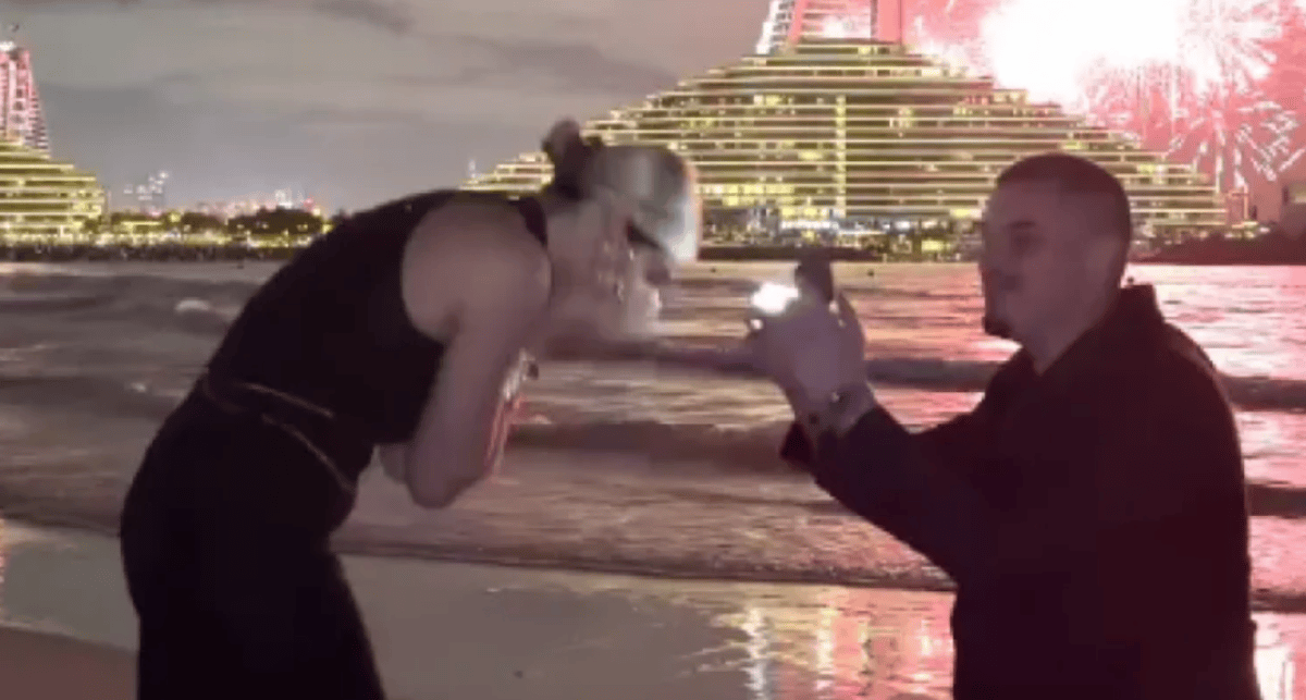 Splitski Mad Max zaprosio Anju pod vatrometom: Širi se snimka