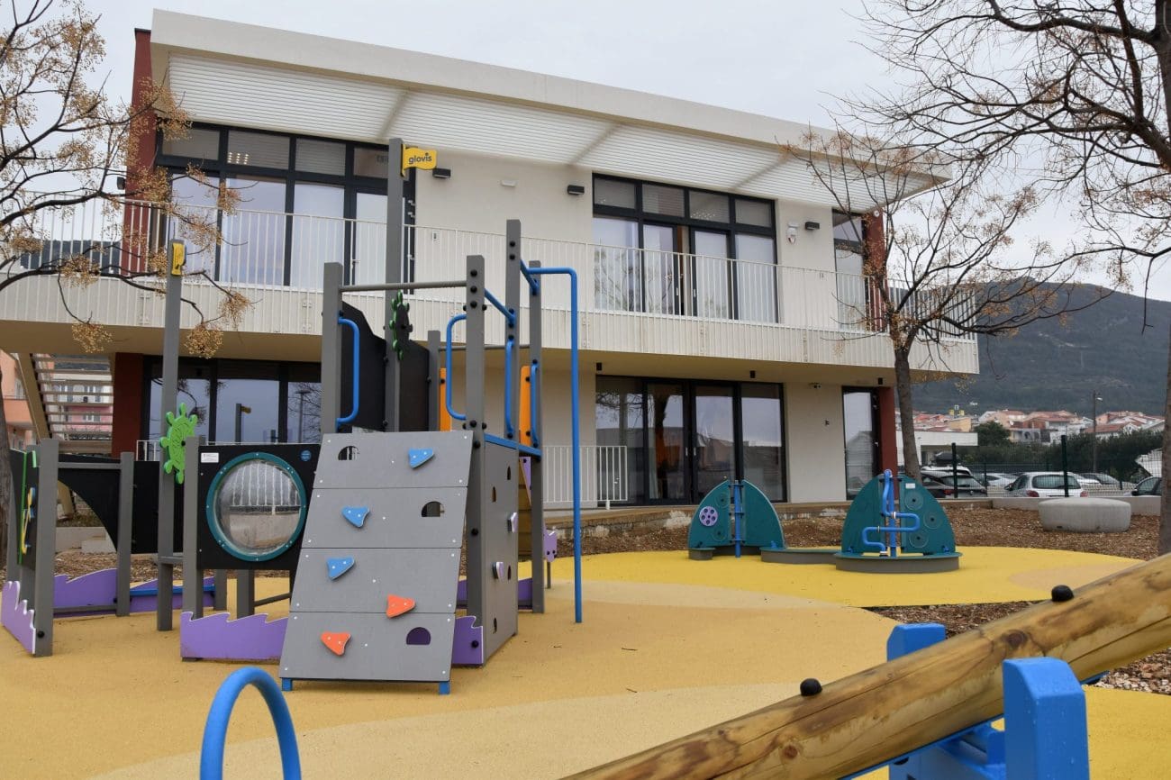 Velika promjena u Kaštel Starom: Djeca dobila moderno igralište vrijedno više od 100 tisuća eura
