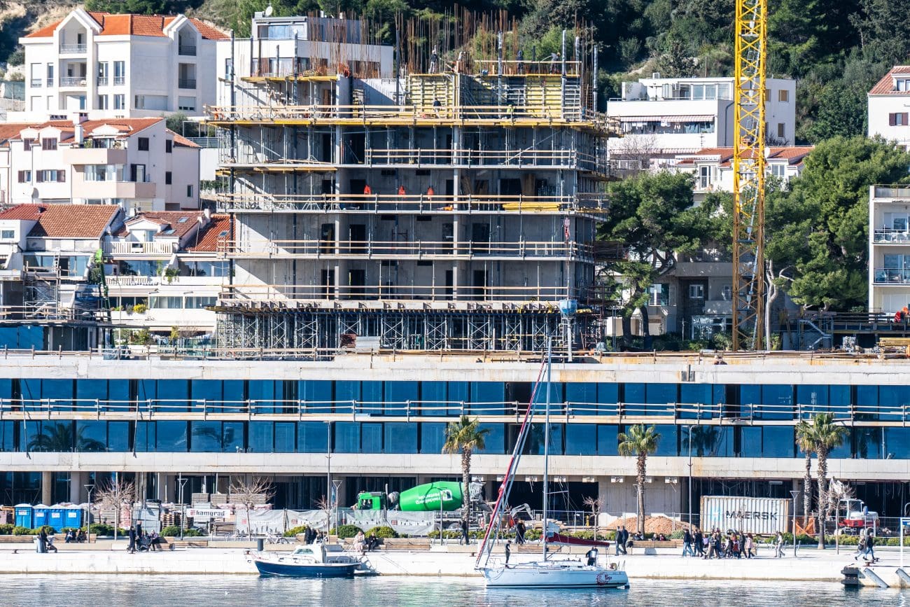 Nema šale: Praši se i vikendom - toranj hotela Marjan sve viši, hoće li uspjeti otvoriti vrata ove godine?