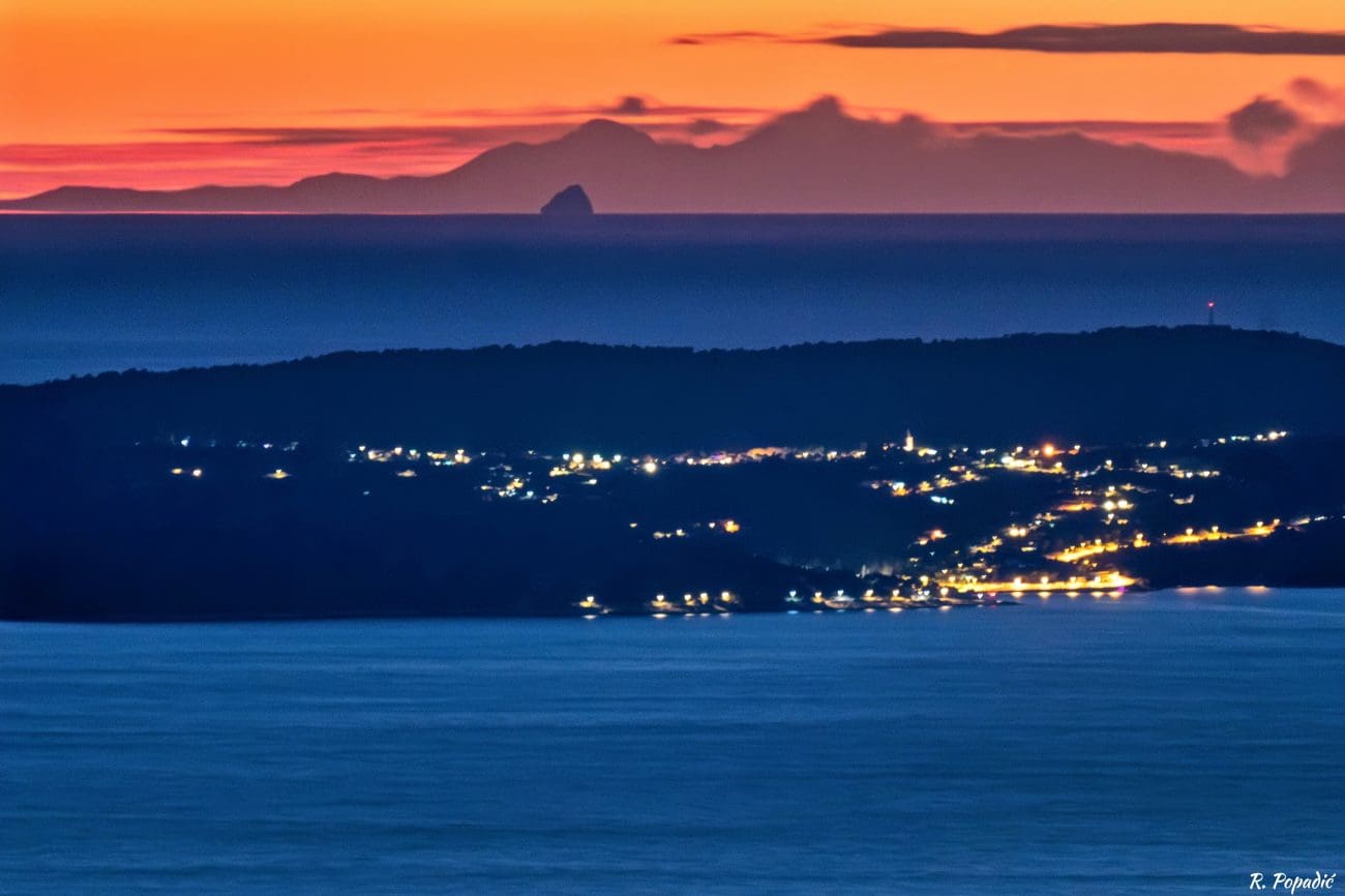 Iznad horizonta se pojavila Italija, bura je očistila "pogled": Pogledajte impresivne prizore s mosorske zvjezdarnice