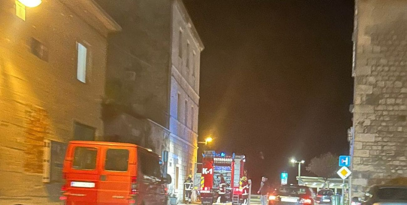 Vatrogasci gasili požar u restoranu u Kaštelima