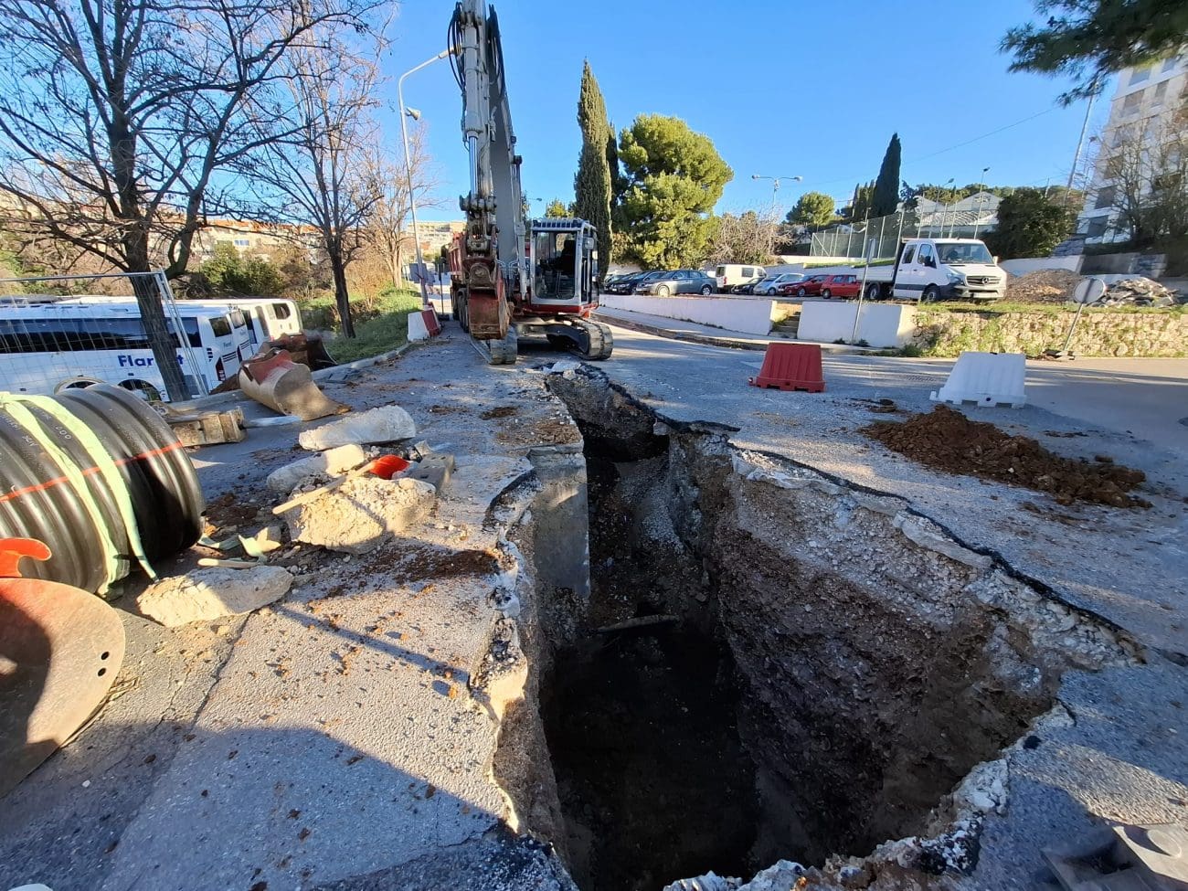 FOTOGALERIJA Mnogi Splićani i dalje se čude. Ako niste znali, radovi u ovoj ulici traju već nekoliko dana – a evo što morate znati
