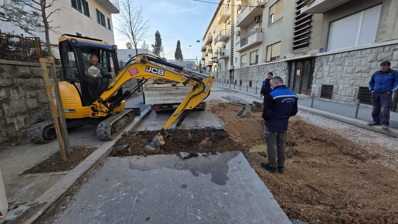 FOTO Obišli smo Matoševu u Splitu: Radovi u tijeku, ulica zatvorena za promet – do kraja tjedna sve bi trebalo biti gotovo