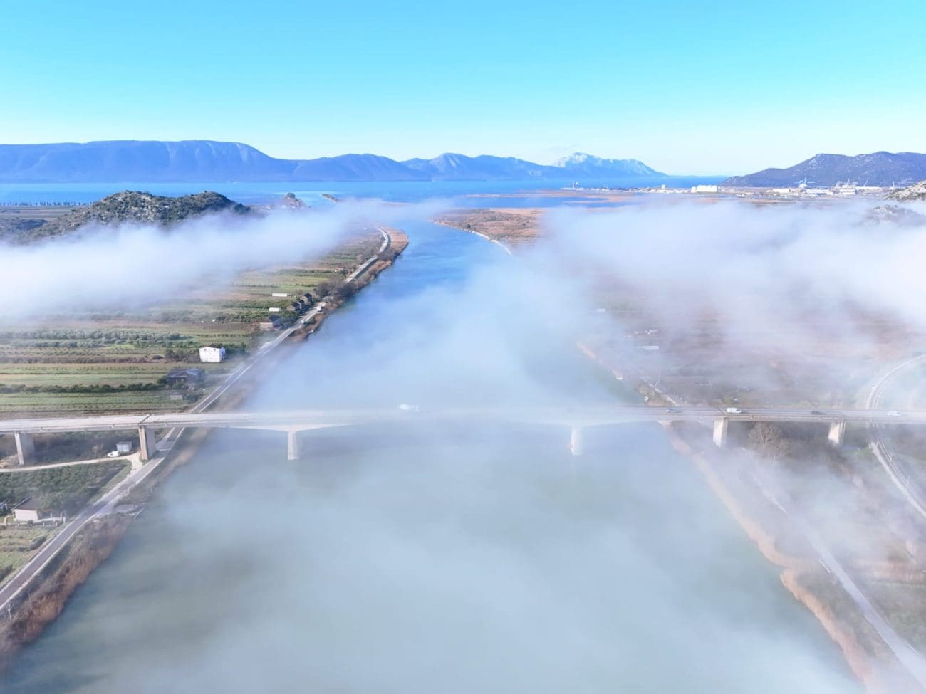 FOTOGALERIJA Rogotin u zagrljaju jutarnje magle