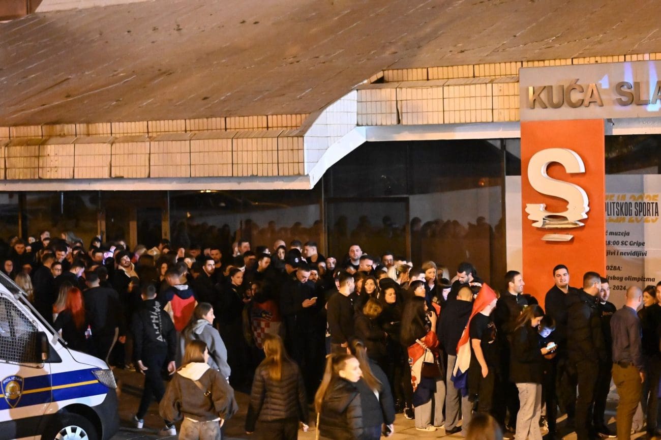 Gripe krcate uoči početka koncerta, na samo jednom dijelu se stvaraju gužve