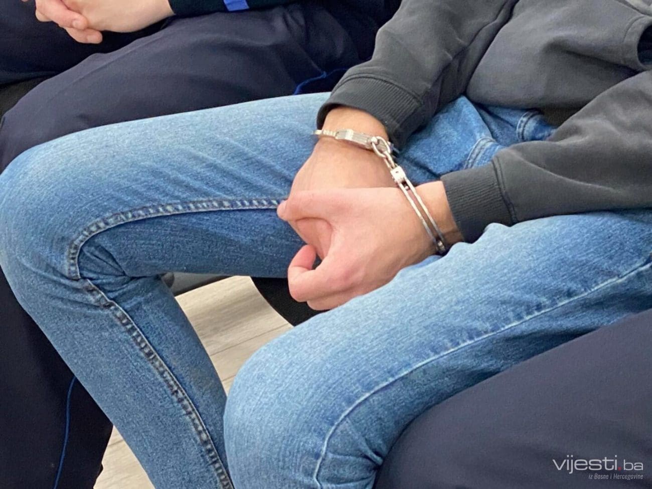 Objavljena slika osumnjičenih za tuču s navijačima Crvene Zvezde. Sedmorica optuženih su Splićani