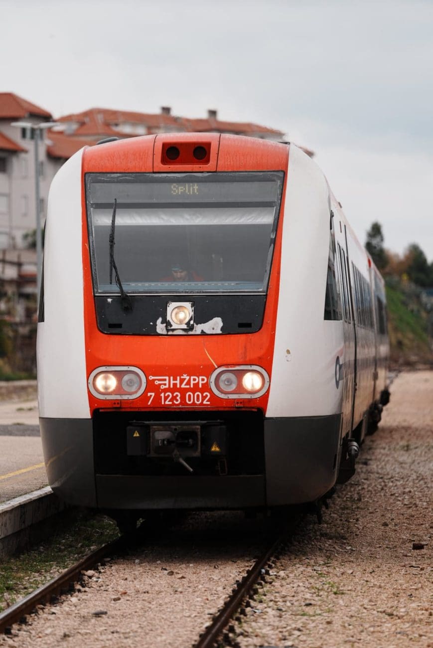 vlak split kolodvor 5