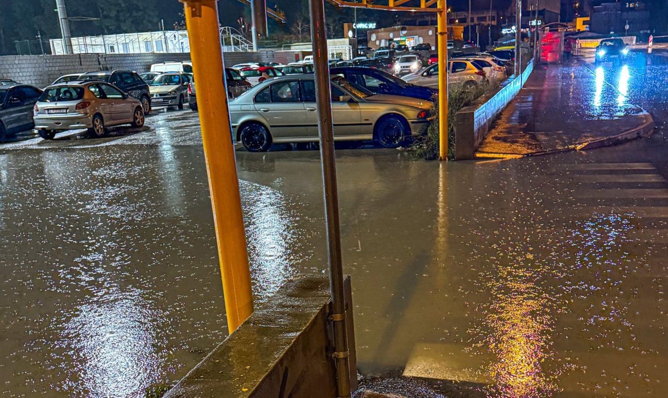 Ovako izgleda parkiralište na istoku Splita: "Sad je poplavljen i pješački da se ne može proći bez..."