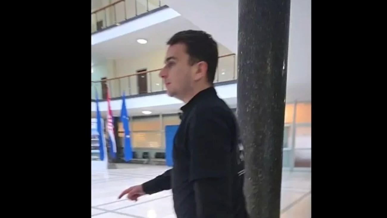 VIDEO Muškarac upao u Tomaševićev ured i pustio na zvučnik Bojnu Čavoglave