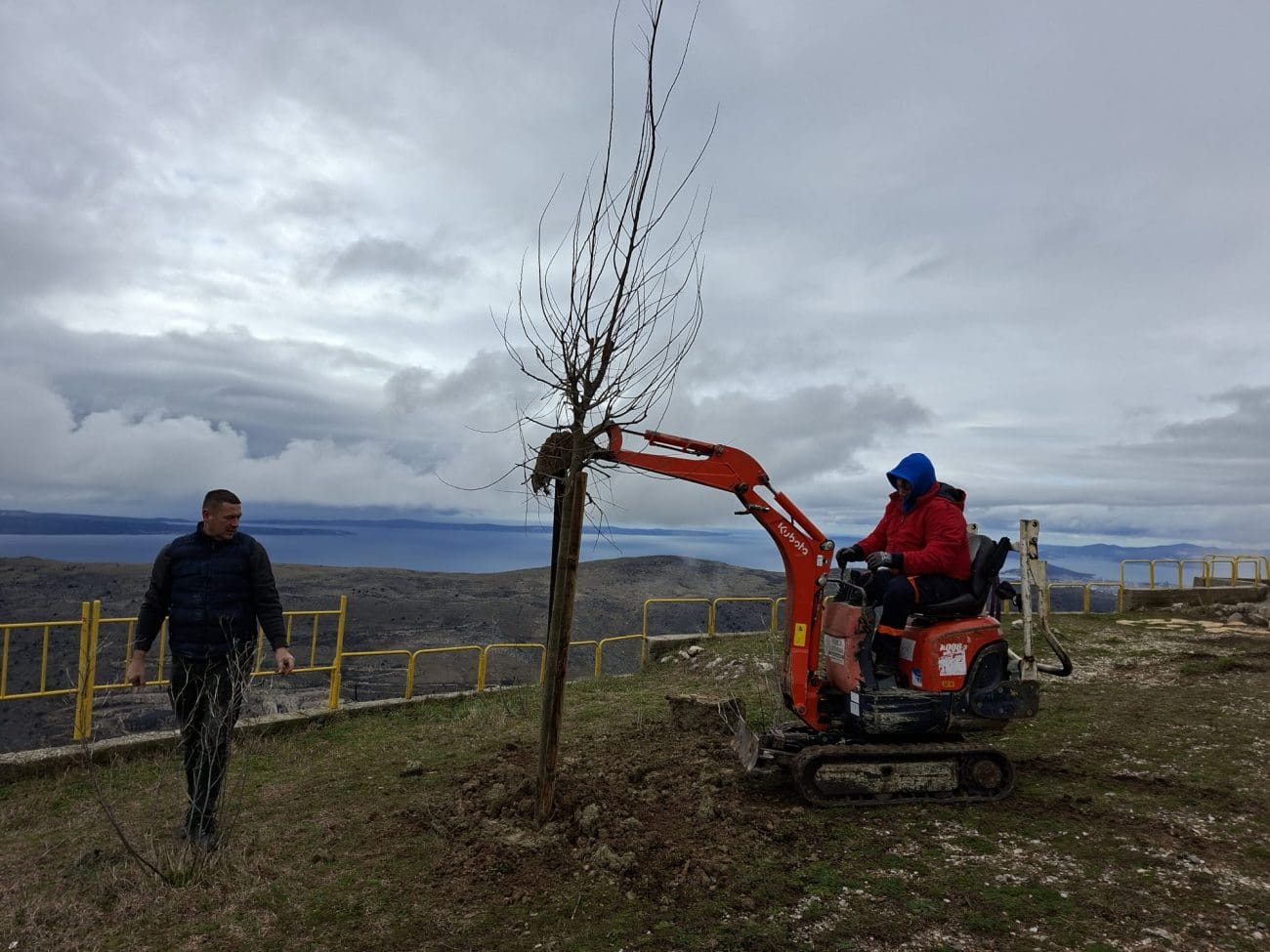 Nova slavina i stabla kod zvjezdarnice u Gornjem Sitnom