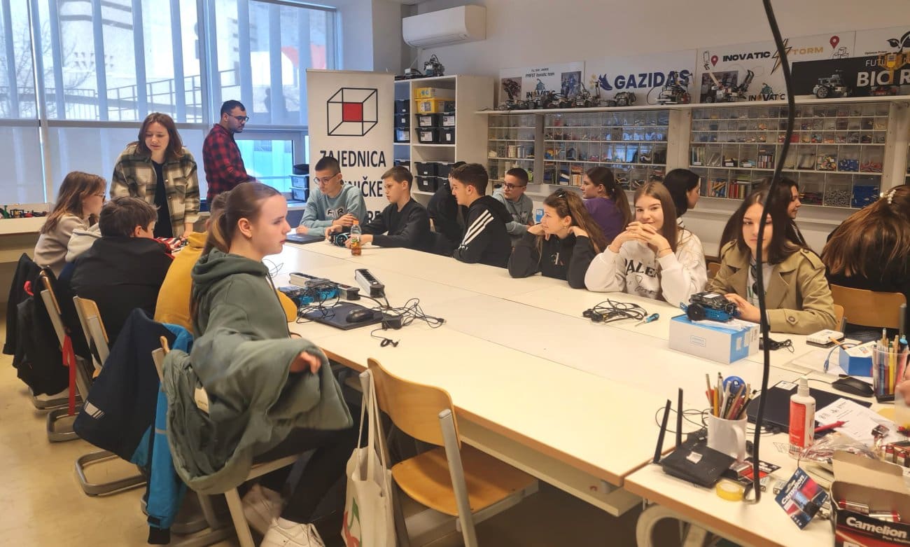 Robokup 2026 stiže u Split: Najbolji osnovnoškolci odmjerit će snage u robotici na PMF-u