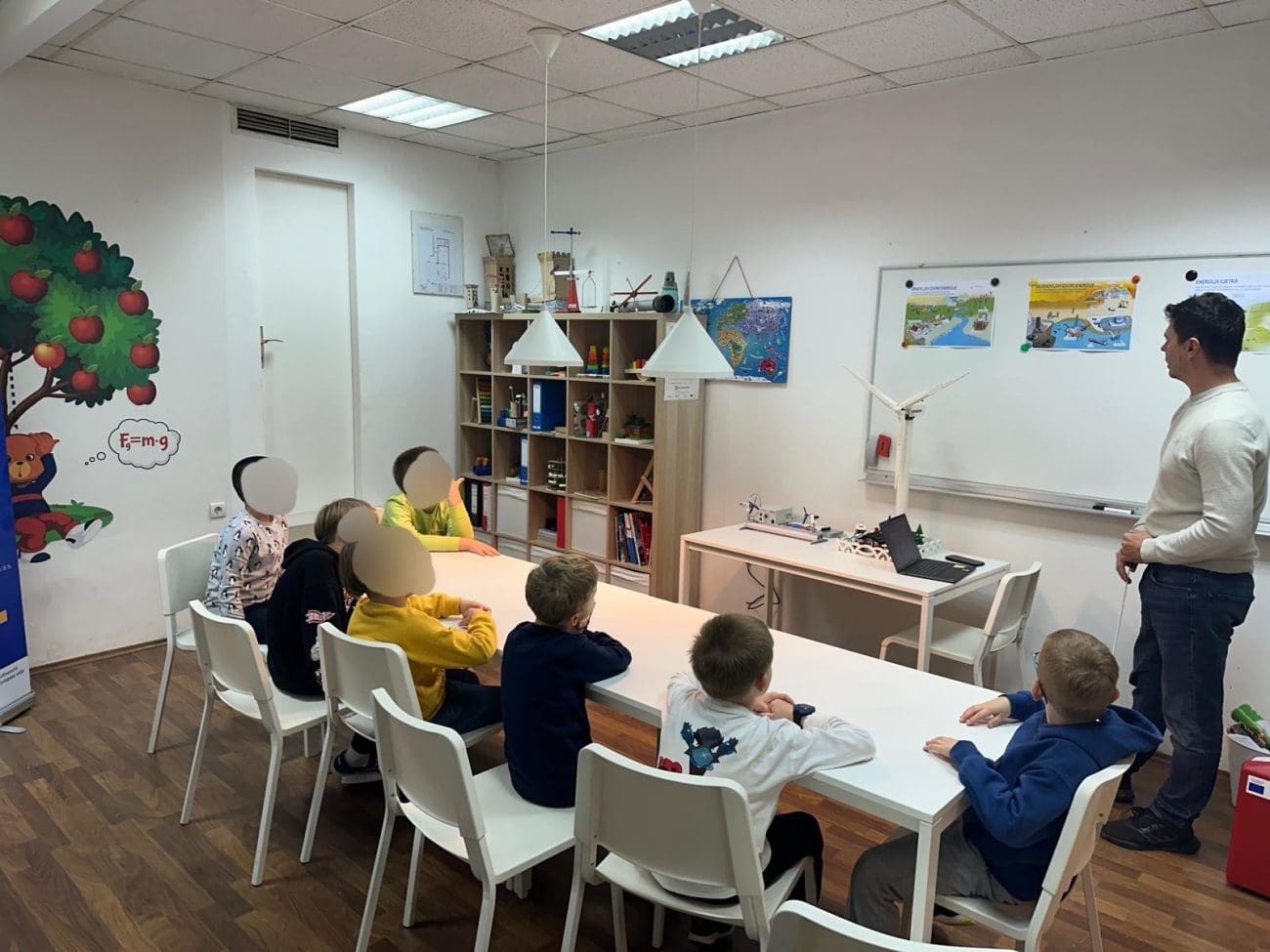 Besplatne STEM radionice i javne manifestacije za djecu i mlade u Splitu i okolici u sklopu projekta SVJETIONIK