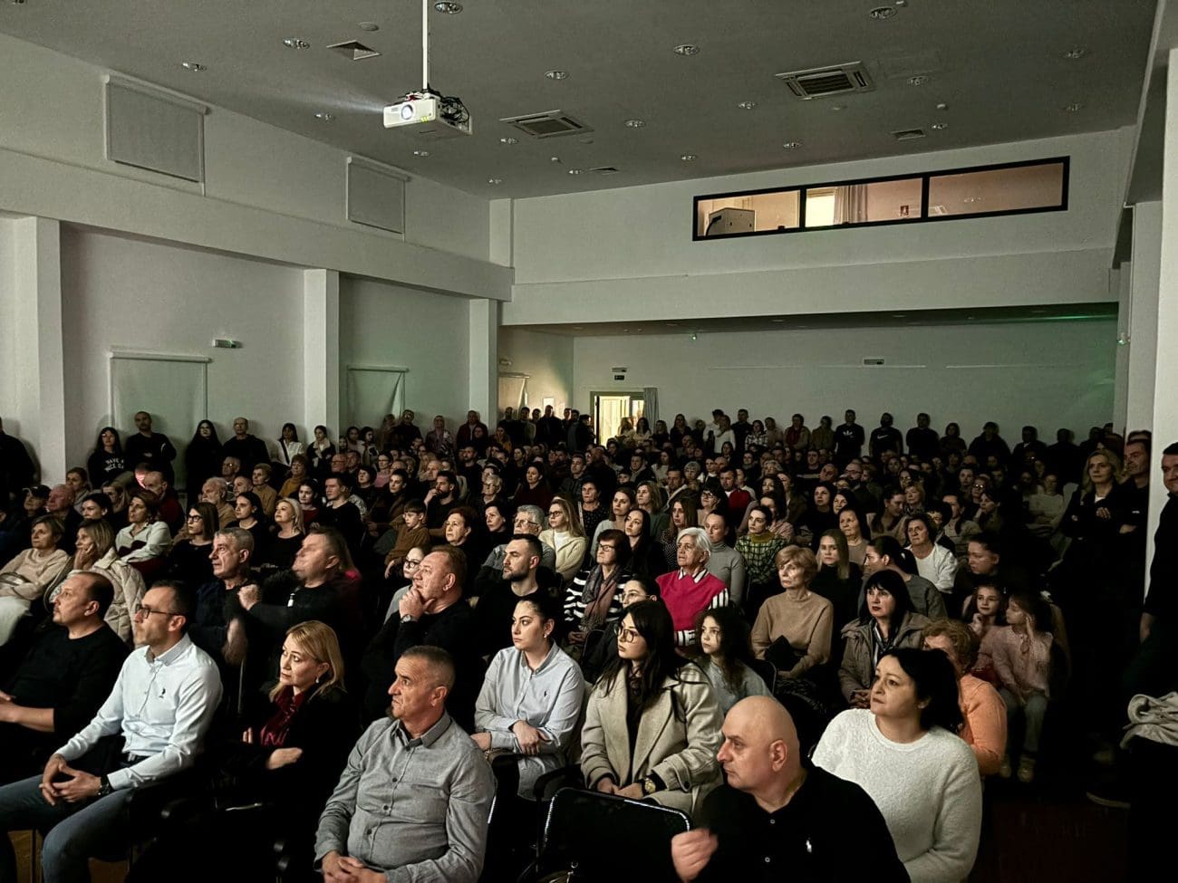 Više od 700 gledatelja pogledalo film "Diva": Zbog golemog interesa, Knin razmatra ponovnu projekciju