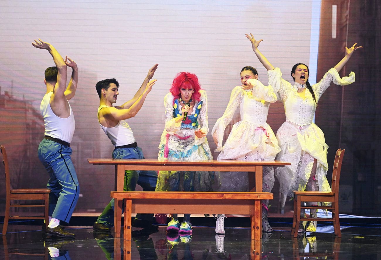 Održava se druga polufinalna večer Dore. Još osam finalista će u finale