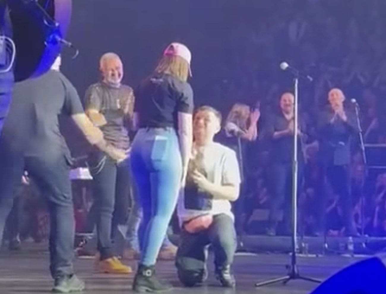 Romantična prosidba na koncertu Thompsona u Širokom Brijegu: Filip zaprosio Mateu pred tisućama ljudi