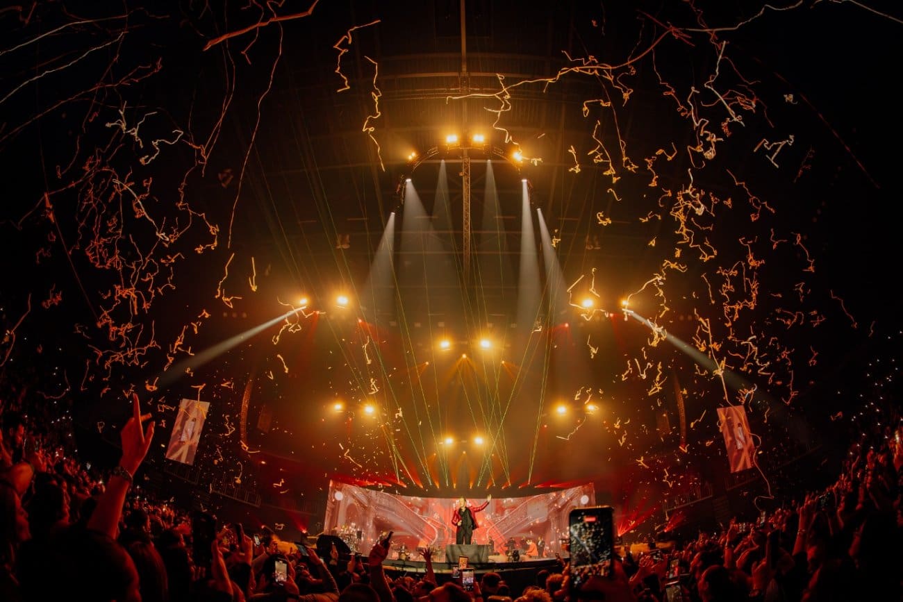 Ovako je sinoć izgledala zagrebačka Arena. Znate li tko je pjevao?